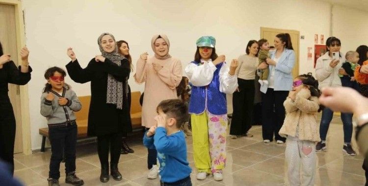 Üniversitesi öğrencileri depremden etkilenen çocuklarla oyun şenliğinde buluştu
