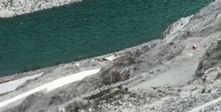 Çoruh havzasında yaban keçileri yer çekimine meydan okuyor
