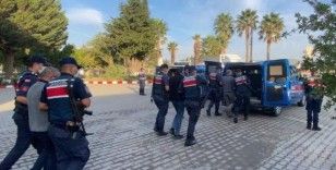 Terör örgütüne para toplayan şüpheliler jandarmadan kaçamadı
