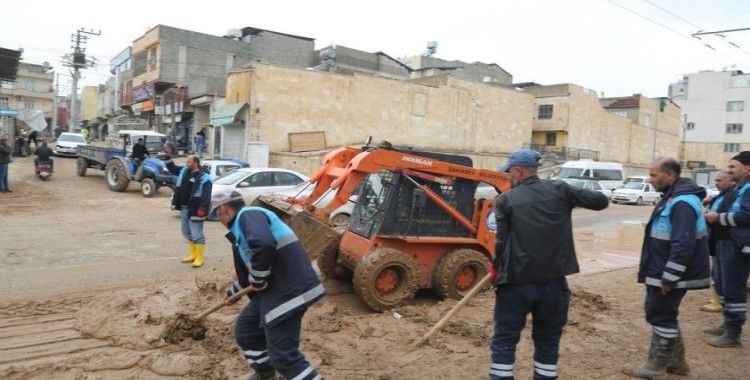 Eyyübiye’de selin yaraları sarılıyor
