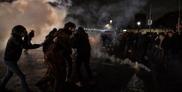 Fransa'da emeklilik reformu karşıtı protestolar sürüyor