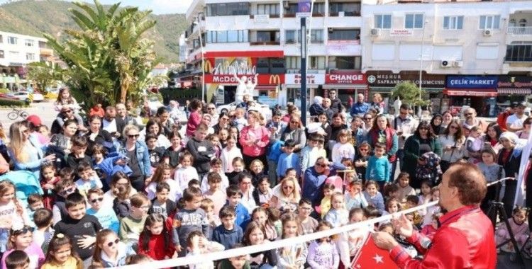 Marmaris’te çocuklar eğlenceyle buluştu
