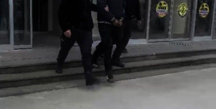 Kuşadası polisi hırsızlara suçüstü yaptı