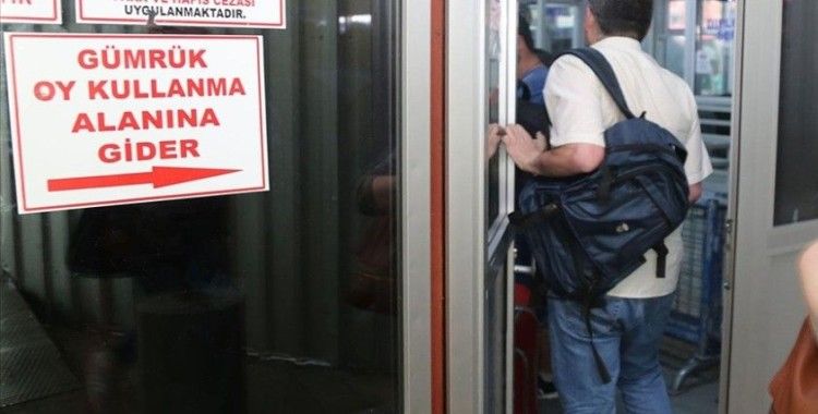 YSK, gümrük kapılarında oy verme işlemine dair esasları belirledi