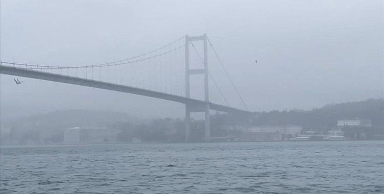 İstanbul Boğazı'nda hafif sis etkili oluyor