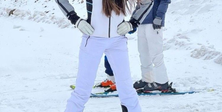 Türkiye güzeli fırtınayı dinlemedi piste çıktı
