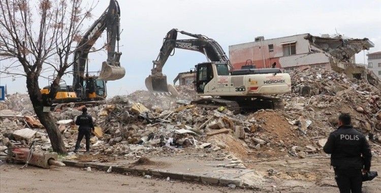 Hatay'da enkaz kaldırma çalışmaları sürüyor