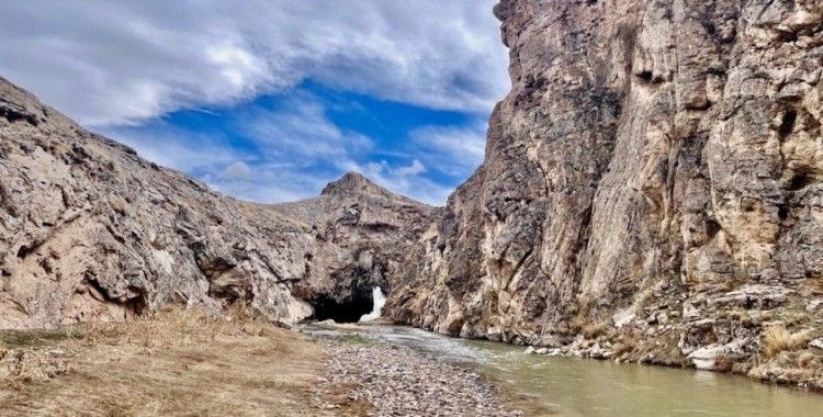 Ağrı’da Kudret Köprüsü manzarasıyla hayran bırakıyor
