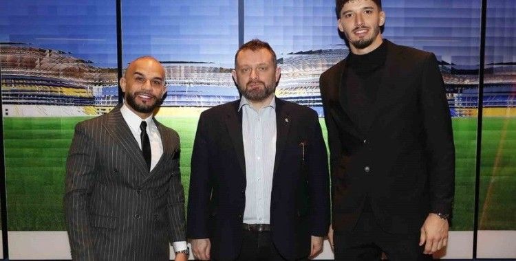 Altay Bayındır için imza töreni düzenlendi
