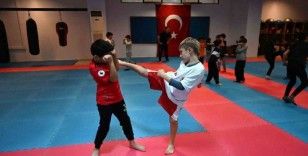 Kemer’de karate, kick boks ve pilates kursları devam ediyor
