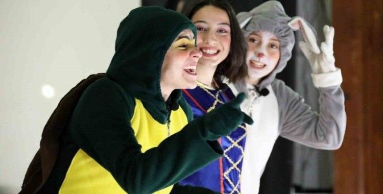 Menteşe Belediyesi depremzede çocuklara moral oldu
