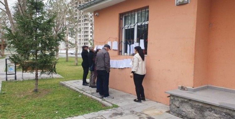 Seçmen listeleri askıya çıktı
