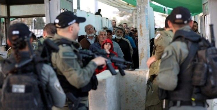 İsrail, Mescid-i Aksa'da ramazan ayında cuma namazı için Filistinli erkeklere yaş sınırı getirdi