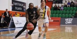 Lider kendi evinde galip geldi
