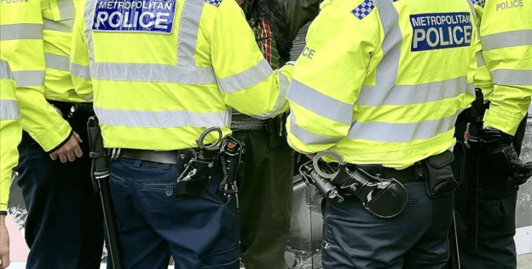 Rapor: Londra polis teşkilatı, kurumsal olarak 'ırkçı ve kadın düşmanı'