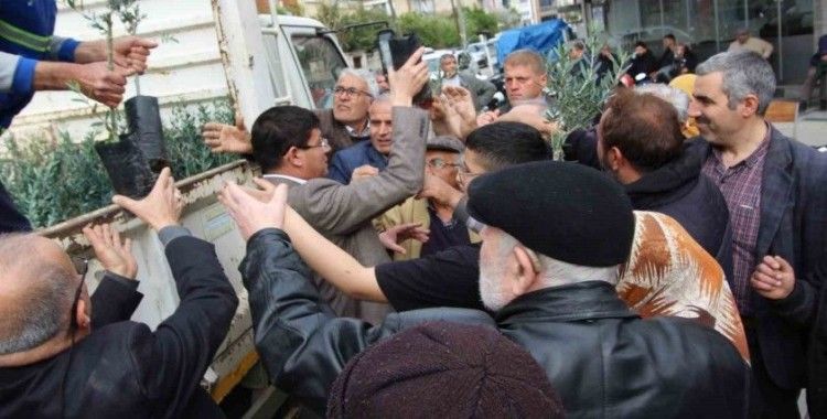 Cumhuriyet’in 100. yılında doğaya 100 zeytin fidanı armağan edildi
