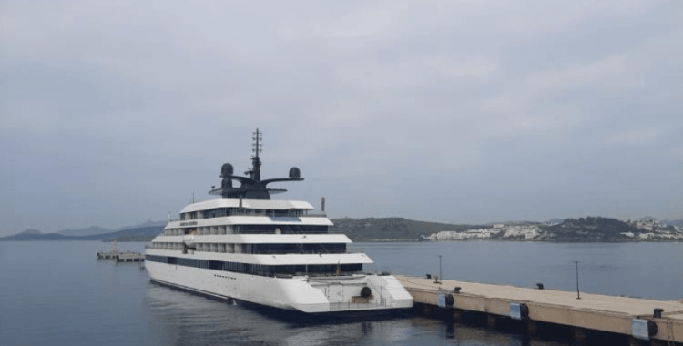 Bodrum'a sezonun ilk gemisi geldi