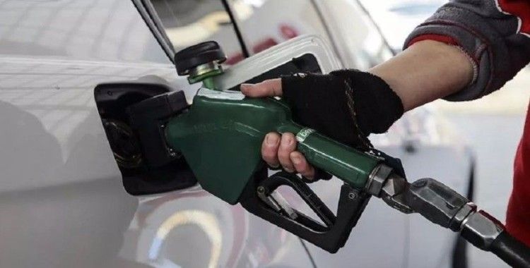Geçen hafta 2 kez indirim yapılan motorin fiyatlarına bu kez zam