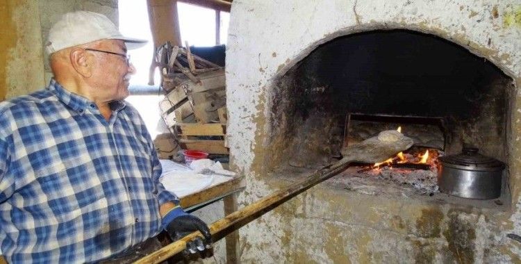 Köy ekmeğinden vazgeçemiyorlar
