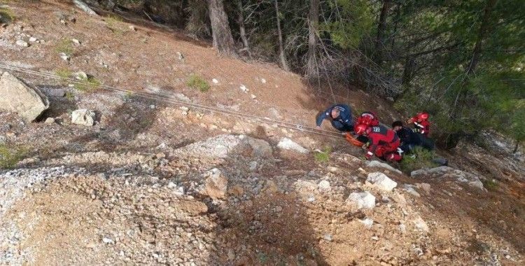 Seydikemer’de kamyonet uçuruma uçtu: 1 yaralı
