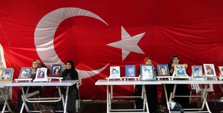 Evlat nöbetindeki anne 8 yıldır oğlunun yolunu gözlüyor
