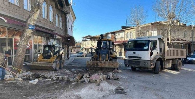 Dulkadiroğlu’nda ara sokaklar molozlardan temizleniyor
