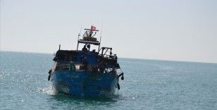 Tunus açıklarında göçmen teknesi battı: 5 ölü, 28 kayıp