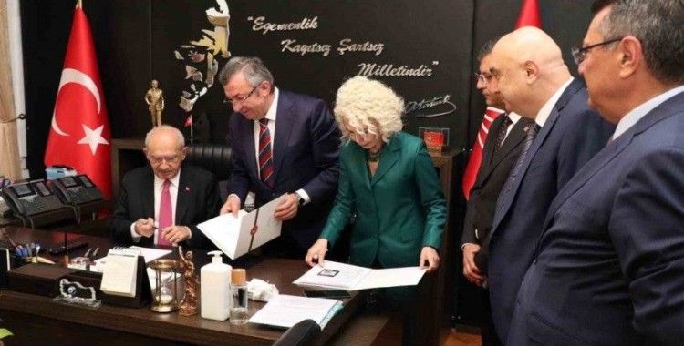 CHP lideri Kılıçdaroğlu: "Adaylık için belgelerimizi hazırlayıp YSK’ye teslim ettik"
