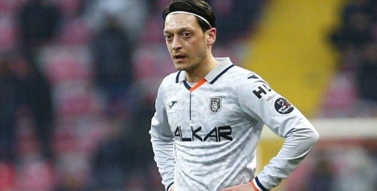 Mesut Özil, futbola veda etti