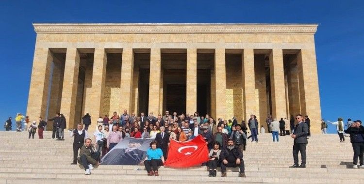 ‘Benim Vekilim İlhan Özcan’ diyen 100 kişilik ekipten Ankara çıkartması
