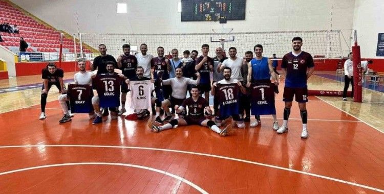 Yenişehirli voleybolcular bir üst lig için mücadele edecek

