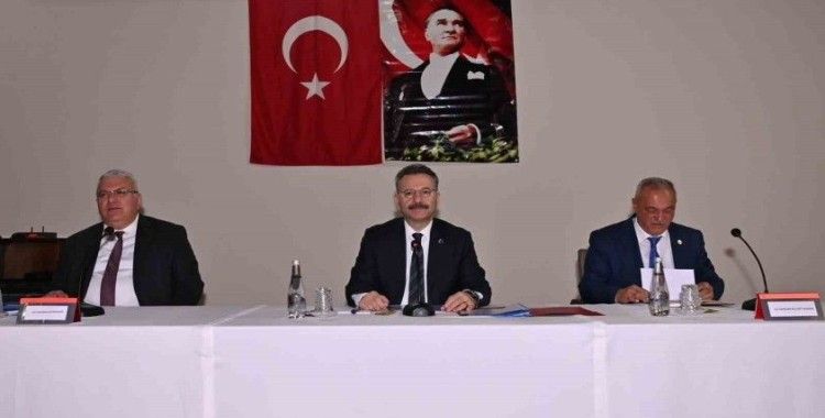 Vali Aksoy, Sultanhisarlı muhtarlar ile bir araya geldi
