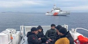 İzmir’de 54 göçmen kurtarıldı