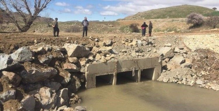 Tunceli’de selden zarar gören menfezler yenilendi
