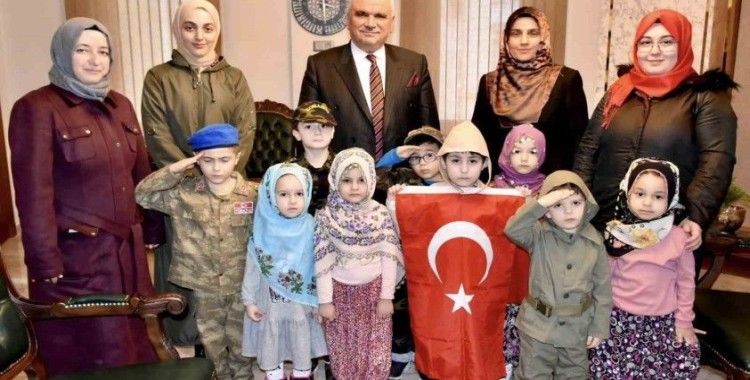 Kur’an kursu öğrencileri ile bir araya geldi
