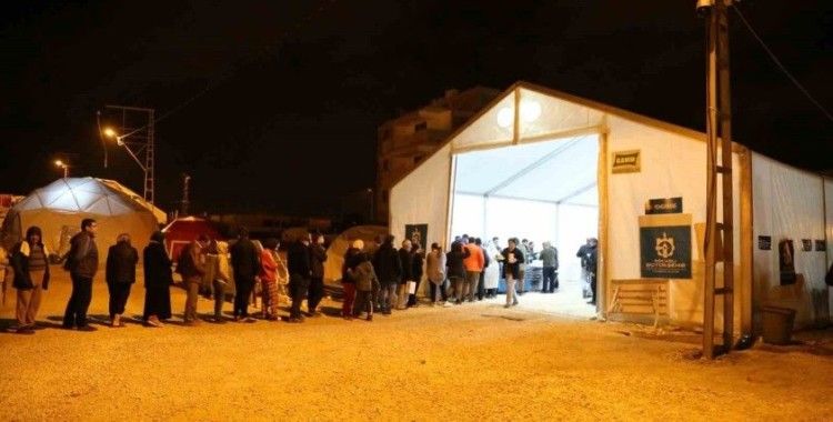 Kocaeli Büyükşehir çadır kentinde ilk sahur yapıldı