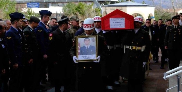 Motosikletle kaza yapan astsubay son yolculuğuna uğurlandı
