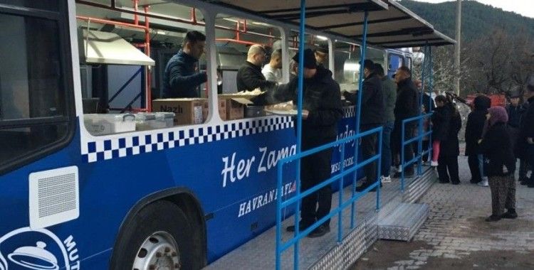 Mobil aşevi ile iftar sofrası vatandaşın ayağına gidiyor
