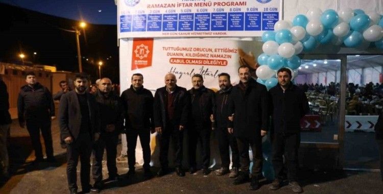 İlk iftarlarında depremzedeleri yalnız bırakmadılar
