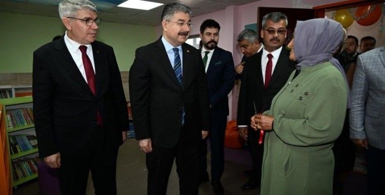 Depremde hayatını kaybeden öğretmenin adı okulundaki kütüphanede yaşayacak
