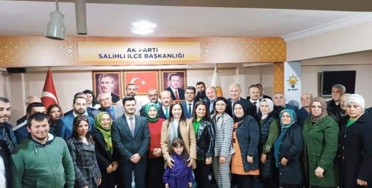 Salihli AK Parti, milletvekili aday adaylarını tanıttı

