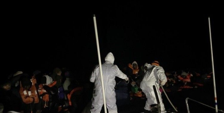 Ayvacık açıklarında Yunan unsurlarınca ölüme terk edilen 47 kaçak göçmen kurtarıldı
