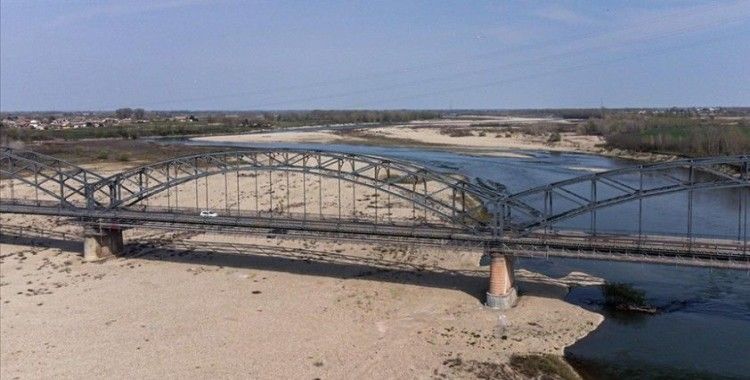 İtalya'nın en büyük nehri Po'daki kuraklık sıkıntısı sürüyor