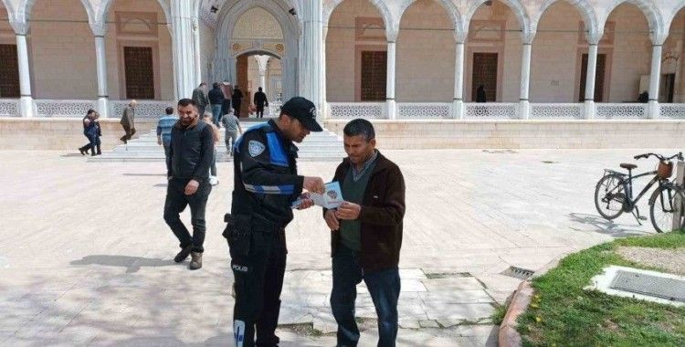 Gerçek polis cami, okul, çarşı ve pazarda "sahte polis" uyarısı yaptı
