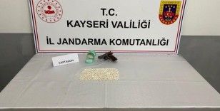 Jandarmadan uyuşturucu hap operasyonu: 2 gözaltı
