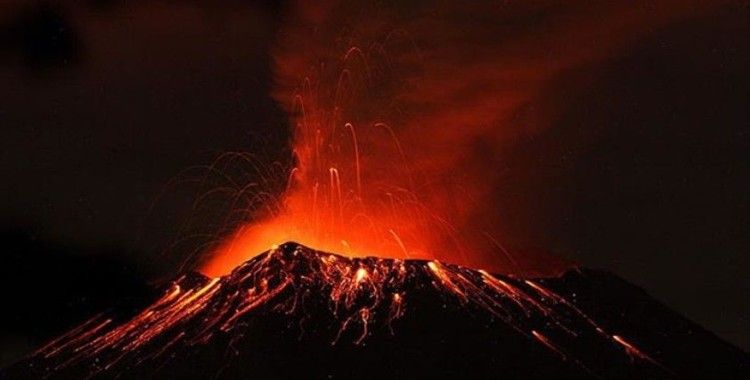 Meksika’daki Popocatepetl Yanardağı’nda 7 patlama