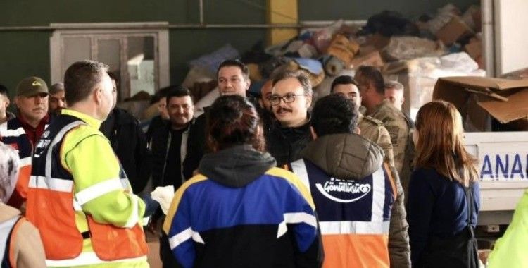 Vali Kızılkaya Elbistan’da ayağının tozuyla çalışmalara başladı
