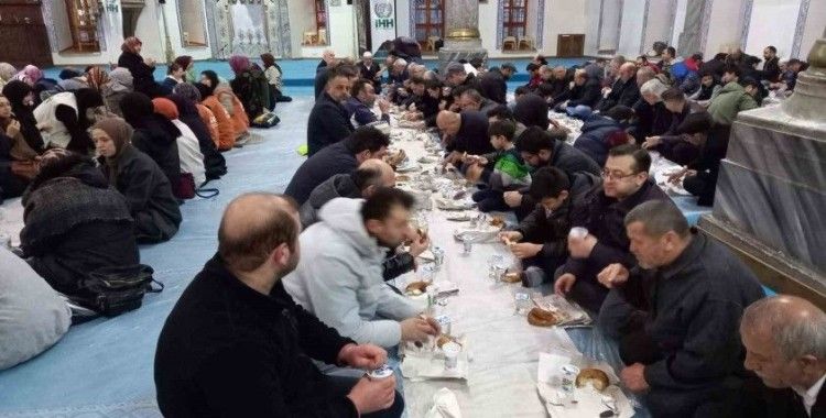 Kütahya İHH’dan "Ümmet iftarı"
