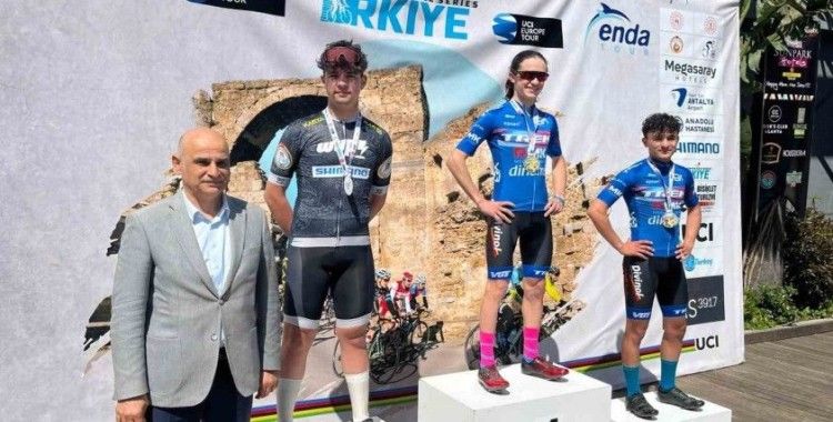 Muğlalı bisikletçilerden büyük başarı

