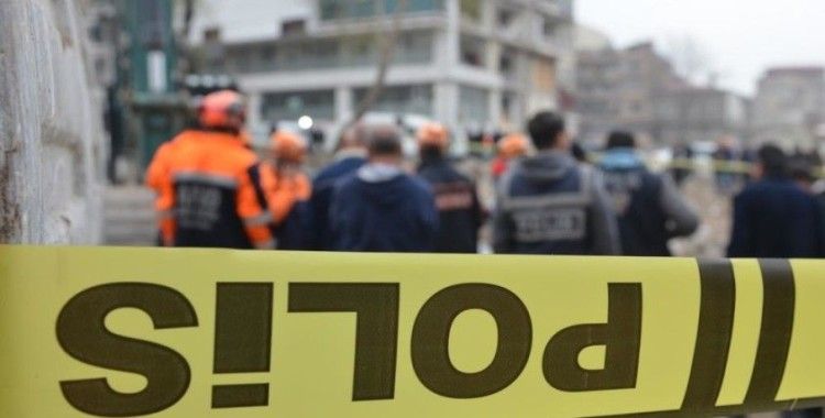 Depremin 49'uncu gününde enkazdan bir kadın cesedi çıkartıldı